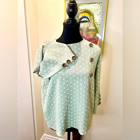 Silverts Adaptive Top, high low, light green w/ white polka dots, snaps&buttons - Picture 8 of 16